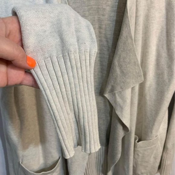 LULULEMON woman’s reversible gray/cream cardigan. One size. Fits … - Picture 2 of 10